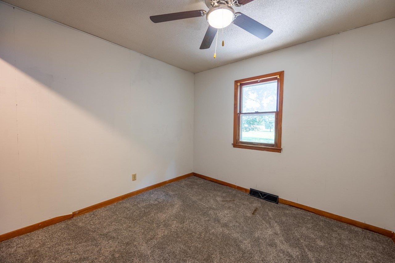 2nd bedroom