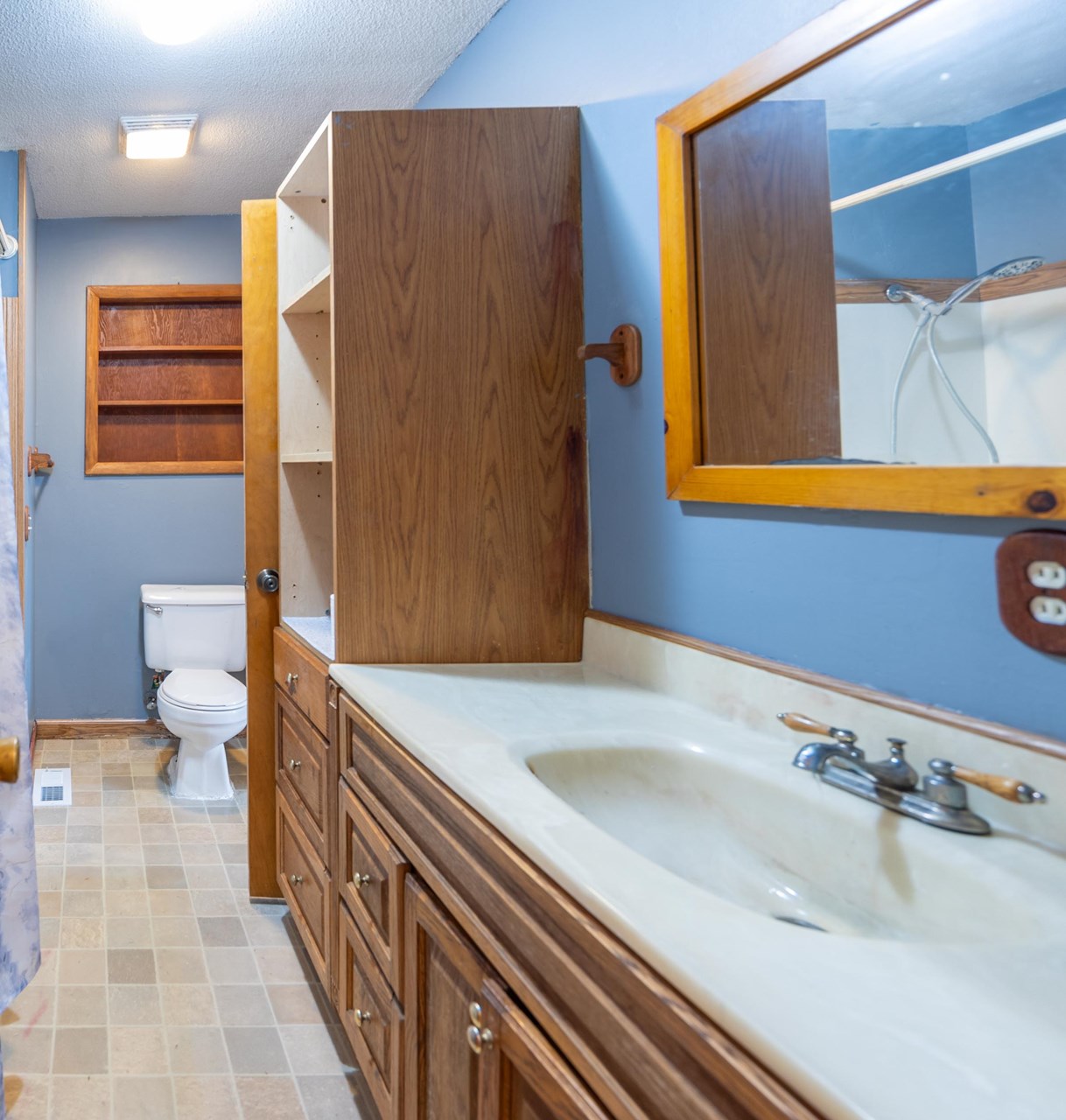 2nd full bathroom access to 3rd bedroom