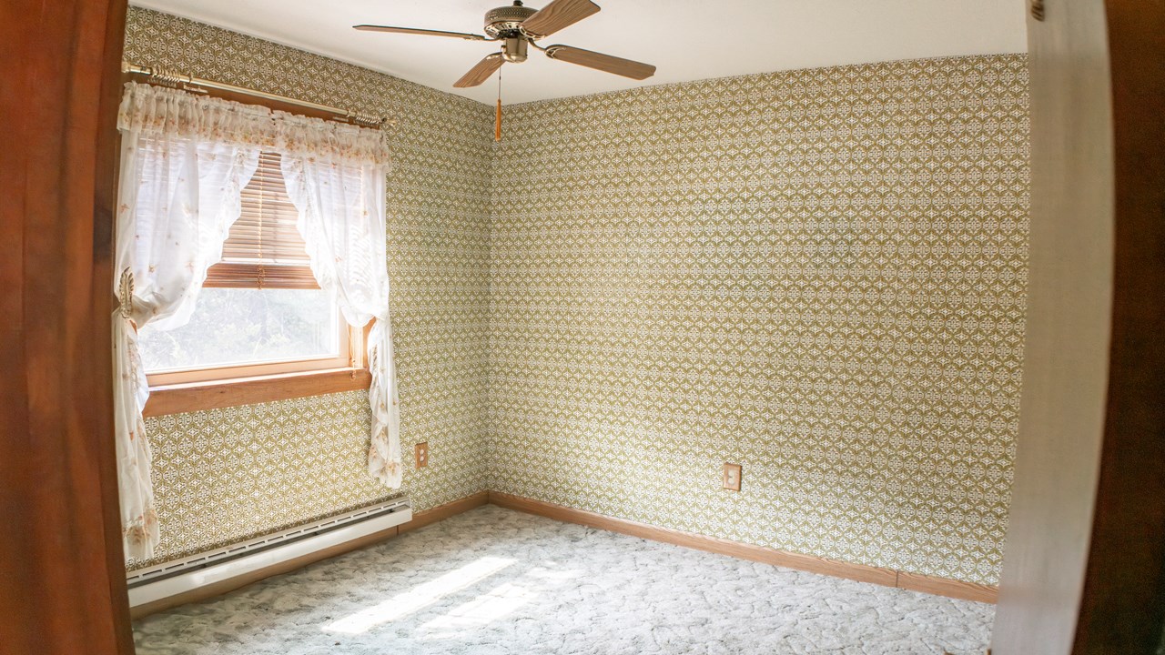 bedroom 3 upper level